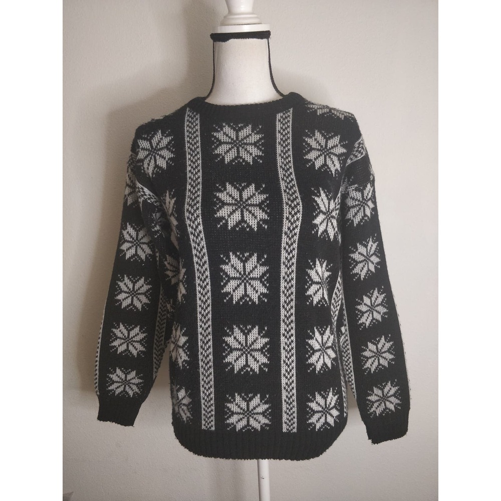 3/$20 Vintage Sergio Valente Chunky Knit White Black Snowflake Nordic Sweater
